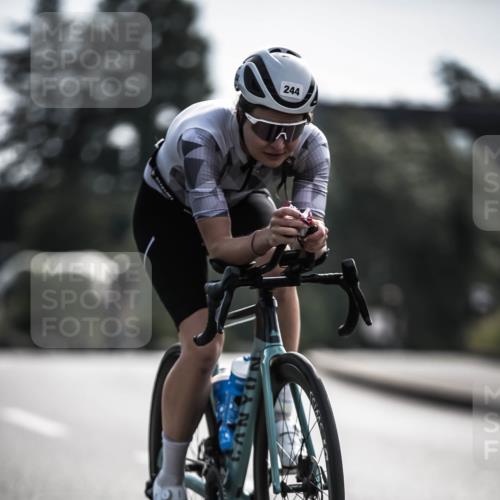 21.06.2026 - 29. Vierlanden-Triathlon H.Heesch http://msf.ph/oto/9880420 21.06.2026 09:13:05 Radfahren 21, 207, 216, 244 meine-sportfotos.de