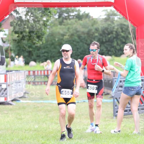 21.06.2026 - 29. Vierlanden-Triathlon Andreas Tolksdorf http://msf.ph/oto/9880431 21.06.2026 11:19:07 Ziel 327, 468, 327, 468 meine-sportfotos.de