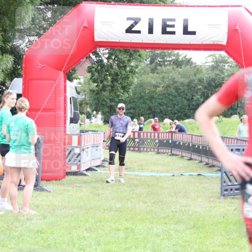 21.06.2026 - 29. Vierlanden-Triathlon Andreas Tolksdorf http://msf.ph/oto/9880466 21.06.2026 11:19:21 Ziel 327, 327 meine-sportfotos.de