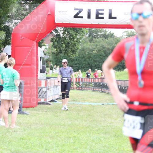21.06.2026 - 29. Vierlanden-Triathlon Andreas Tolksdorf http://msf.ph/oto/9880531 21.06.2026 11:19:21 Ziel 327, 327 meine-sportfotos.de