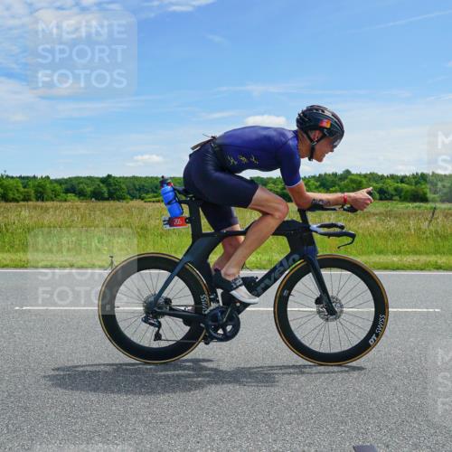 21.06.2026 - Viking Triathlon Michael Burmester http://msf.ph/oto/9880549 21.06.2026 12:45:54 Radfahren 54, 135, 205, 238, 309, 352, 421, 442, 561 meine-sportfotos.de