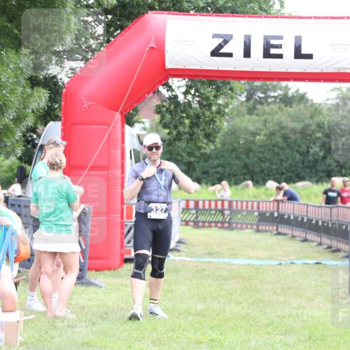 21.06.2026 - 29. Vierlanden-Triathlon Andreas Tolksdorf http://msf.ph/oto/9880609 21.06.2026 11:19:29 Ziel  meine-sportfotos.de