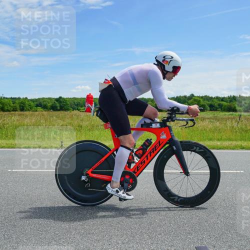 21.06.2026 - Viking Triathlon Michael Burmester http://msf.ph/oto/9880617 21.06.2026 12:46:37 Radfahren 16, 36, 105, 165, 178, 184, 251, 364, 407, 457, 457, 504, 546, 606, 629, 629, 634 meine-sportfotos.de