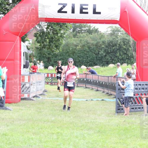 21.06.2026 - 29. Vierlanden-Triathlon Andreas Tolksdorf http://msf.ph/oto/9880682 21.06.2026 11:20:02 Ziel 394, 419, 422, 447, 452, 394, 419, 422, 447, 452 meine-sportfotos.de