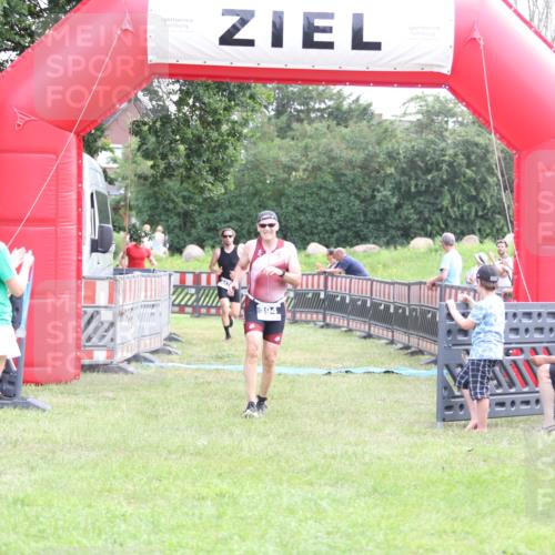 21.06.2026 - 29. Vierlanden-Triathlon Andreas Tolksdorf http://msf.ph/oto/9880699 21.06.2026 11:20:02 Ziel 394, 419, 422, 447, 452, 394, 419, 422, 447, 452 meine-sportfotos.de