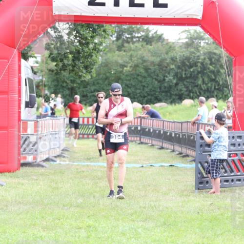 21.06.2026 - 29. Vierlanden-Triathlon Andreas Tolksdorf http://msf.ph/oto/9880724 21.06.2026 11:20:03 Ziel 394, 419, 422, 447, 452, 394, 419, 422, 447, 452 meine-sportfotos.de