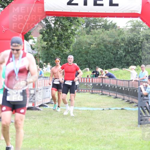 21.06.2026 - 29. Vierlanden-Triathlon Andreas Tolksdorf http://msf.ph/oto/9880748 21.06.2026 11:20:11 Ziel 309, 419, 422, 428, 452, 309, 419, 422, 428, 452 meine-sportfotos.de