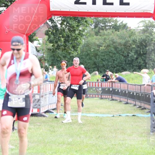 21.06.2026 - 29. Vierlanden-Triathlon Andreas Tolksdorf http://msf.ph/oto/9880767 21.06.2026 11:20:11 Ziel 309, 419, 422, 428, 452, 309, 419, 422, 428, 452 meine-sportfotos.de