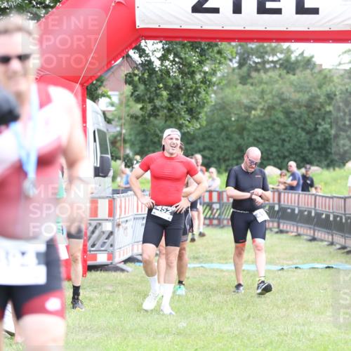 21.06.2026 - 29. Vierlanden-Triathlon Andreas Tolksdorf http://msf.ph/oto/9880836 21.06.2026 11:20:15 Ziel 309, 419, 422, 428, 309, 419, 422, 428 meine-sportfotos.de