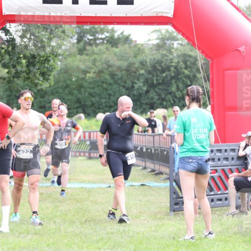 21.06.2026 - 29. Vierlanden-Triathlon Andreas Tolksdorf http://msf.ph/oto/9880868 21.06.2026 11:20:18 Ziel 309, 428, 309, 428 meine-sportfotos.de