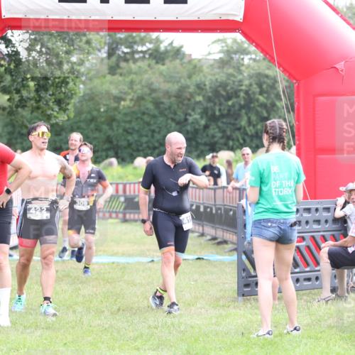 21.06.2026 - 29. Vierlanden-Triathlon Andreas Tolksdorf http://msf.ph/oto/9880882 21.06.2026 11:20:18 Ziel 309, 428, 309, 428 meine-sportfotos.de
