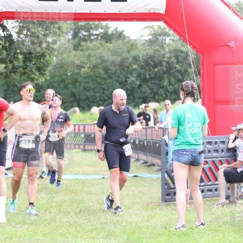 21.06.2026 - 29. Vierlanden-Triathlon Andreas Tolksdorf http://msf.ph/oto/9880890 21.06.2026 11:20:18 Ziel 309, 428, 309, 428 meine-sportfotos.de
