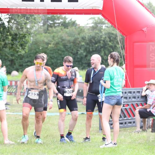 21.06.2026 - 29. Vierlanden-Triathlon Andreas Tolksdorf http://msf.ph/oto/9880898 21.06.2026 11:20:21 Ziel 309, 428, 309, 428 meine-sportfotos.de