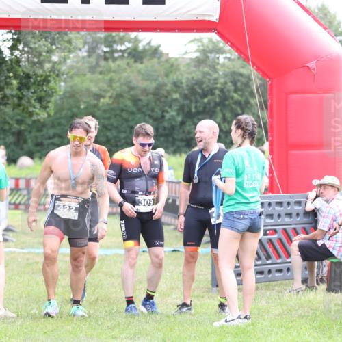 21.06.2026 - 29. Vierlanden-Triathlon Andreas Tolksdorf http://msf.ph/oto/9880907 21.06.2026 11:20:21 Ziel 309, 428, 309, 428 meine-sportfotos.de
