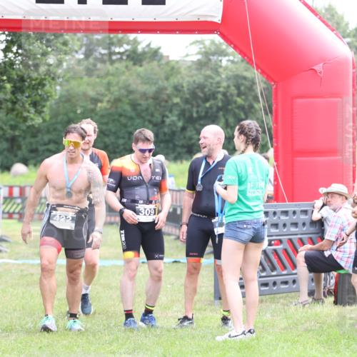21.06.2026 - 29. Vierlanden-Triathlon Andreas Tolksdorf http://msf.ph/oto/9880913 21.06.2026 11:20:21 Ziel 309, 428, 309, 428 meine-sportfotos.de
