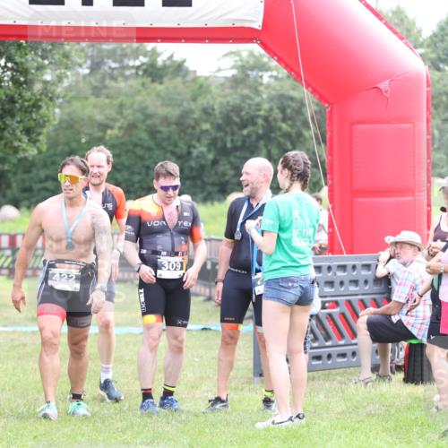 21.06.2026 - 29. Vierlanden-Triathlon Andreas Tolksdorf http://msf.ph/oto/9880932 21.06.2026 11:20:21 Ziel 309, 428, 309, 428 meine-sportfotos.de