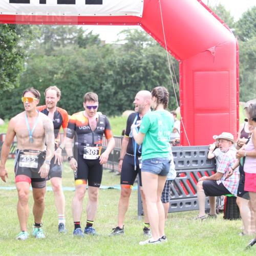 21.06.2026 - 29. Vierlanden-Triathlon Andreas Tolksdorf http://msf.ph/oto/9880951 21.06.2026 11:20:21 Ziel 309, 428, 309, 428 meine-sportfotos.de
