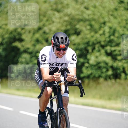 21.06.2026 - Viking Triathlon Michael Burmester http://msf.ph/oto/9880971 21.06.2026 13:25:20 Radfahren 247, 314, 646, 646 meine-sportfotos.de