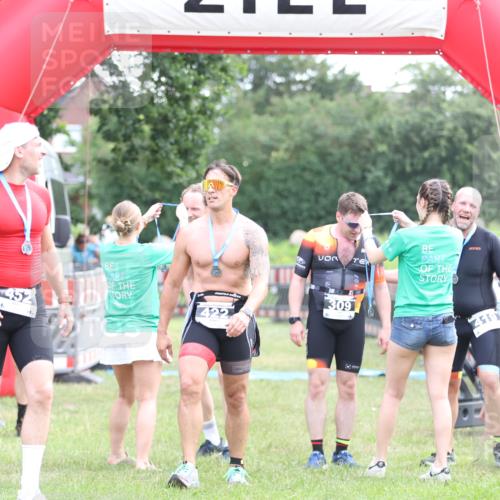 21.06.2026 - 29. Vierlanden-Triathlon Andreas Tolksdorf http://msf.ph/oto/9880999 21.06.2026 11:20:22 Ziel 309, 428, 309, 428 meine-sportfotos.de