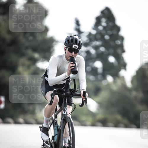 21.06.2026 - 29. Vierlanden-Triathlon H.Heesch http://msf.ph/oto/9881047 21.06.2026 09:14:39 Radfahren 183, 299, 302 meine-sportfotos.de