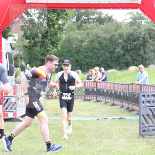 21.06.2026 - 29. Vierlanden-Triathlon Andreas Tolksdorf http://msf.ph/oto/9881142 21.06.2026 11:20:38 Ziel 470, 470 meine-sportfotos.de