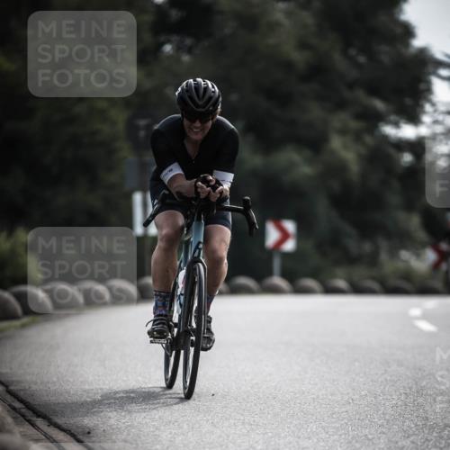 21.06.2026 - 29. Vierlanden-Triathlon H.Heesch http://msf.ph/oto/9881300 21.06.2026 09:15:47 Radfahren 62, 128, 177 meine-sportfotos.de