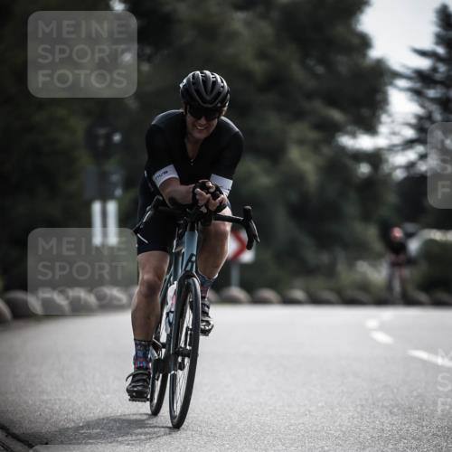 21.06.2026 - 29. Vierlanden-Triathlon H.Heesch http://msf.ph/oto/9881318 21.06.2026 09:15:48 Radfahren 62, 128, 177 meine-sportfotos.de