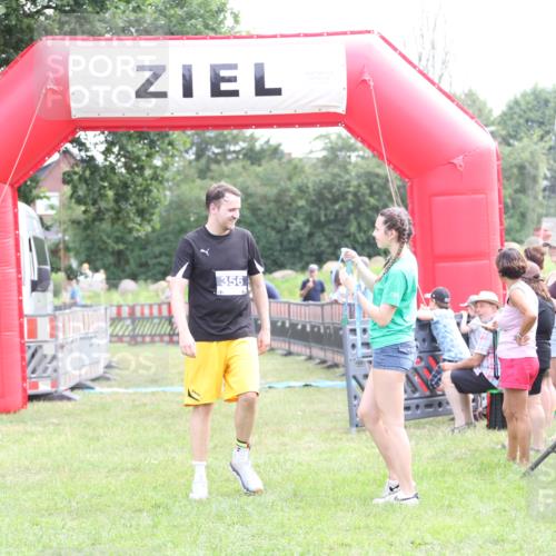 21.06.2026 - 29. Vierlanden-Triathlon Andreas Tolksdorf http://msf.ph/oto/9881457 21.06.2026 11:21:17 Ziel 439, 439 meine-sportfotos.de
