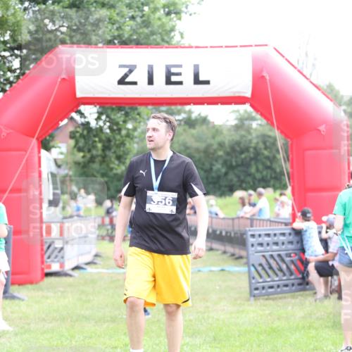 21.06.2026 - 29. Vierlanden-Triathlon Andreas Tolksdorf http://msf.ph/oto/9881508 21.06.2026 11:21:21 Ziel 439, 439 meine-sportfotos.de