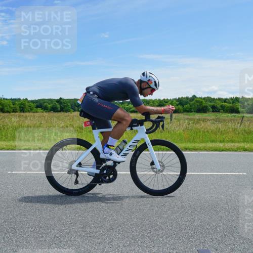 21.06.2026 - Viking Triathlon Michael Burmester http://msf.ph/oto/9881518 21.06.2026 12:59:02 Radfahren 69, 127, 528, 557 meine-sportfotos.de