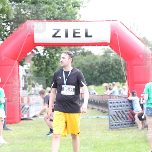 21.06.2026 - 29. Vierlanden-Triathlon Andreas Tolksdorf http://msf.ph/oto/9881528 21.06.2026 11:21:22 Ziel 411, 439, 411, 439 meine-sportfotos.de
