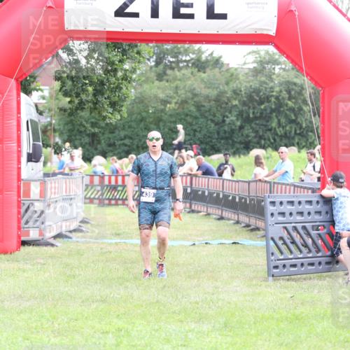 21.06.2026 - 29. Vierlanden-Triathlon Andreas Tolksdorf http://msf.ph/oto/9881548 21.06.2026 11:21:28 Ziel 411, 439, 411, 439 meine-sportfotos.de
