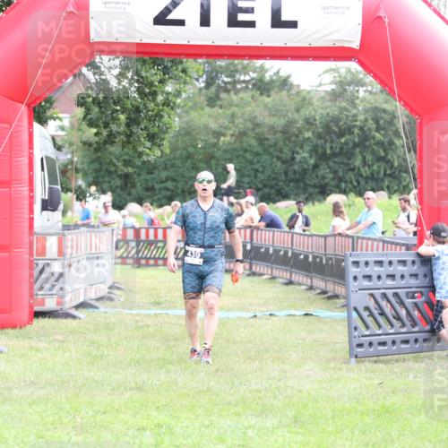 21.06.2026 - 29. Vierlanden-Triathlon Andreas Tolksdorf http://msf.ph/oto/9881569 21.06.2026 11:21:28 Ziel 411, 439, 411, 439 meine-sportfotos.de