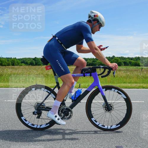21.06.2026 - Viking Triathlon Michael Burmester http://msf.ph/oto/9881601 21.06.2026 13:00:25 Radfahren 363, 458, 539 meine-sportfotos.de