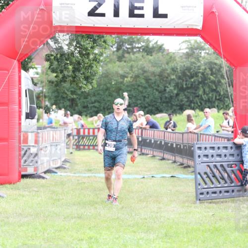21.06.2026 - 29. Vierlanden-Triathlon Andreas Tolksdorf http://msf.ph/oto/9881602 21.06.2026 11:21:28 Ziel 411, 439, 411, 439 meine-sportfotos.de