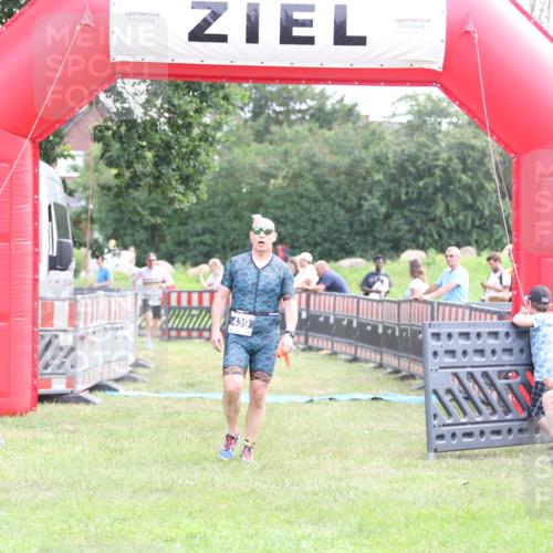 21.06.2026 - 29. Vierlanden-Triathlon Andreas Tolksdorf http://msf.ph/oto/9881639 21.06.2026 11:21:28 Ziel 411, 439, 411, 439 meine-sportfotos.de
