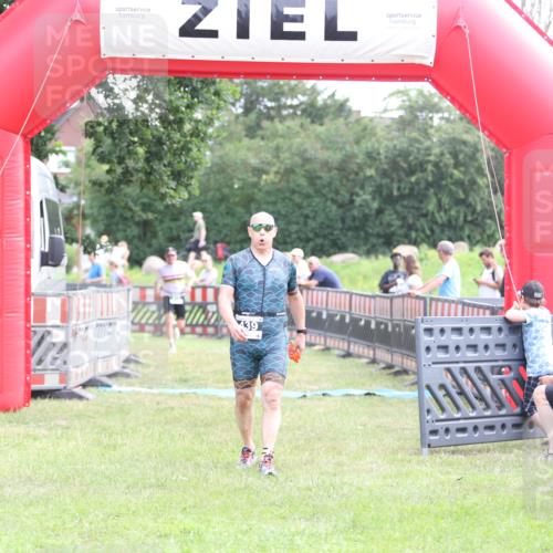 21.06.2026 - 29. Vierlanden-Triathlon Andreas Tolksdorf http://msf.ph/oto/9881655 21.06.2026 11:21:29 Ziel 411, 439, 411, 439 meine-sportfotos.de