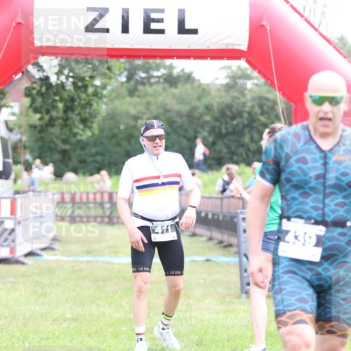 21.06.2026 - 29. Vierlanden-Triathlon Andreas Tolksdorf http://msf.ph/oto/9881715 21.06.2026 11:21:40 Ziel  meine-sportfotos.de