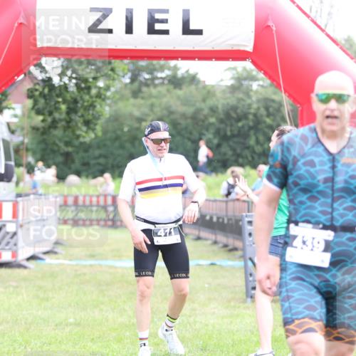 21.06.2026 - 29. Vierlanden-Triathlon Andreas Tolksdorf http://msf.ph/oto/9881723 21.06.2026 11:21:40 Ziel  meine-sportfotos.de