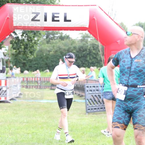 21.06.2026 - 29. Vierlanden-Triathlon Andreas Tolksdorf http://msf.ph/oto/9881741 21.06.2026 11:21:41 Ziel  meine-sportfotos.de
