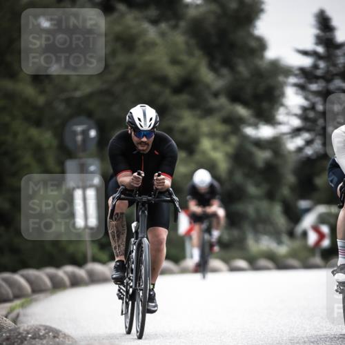 21.06.2026 - 29. Vierlanden-Triathlon H.Heesch http://msf.ph/oto/9881891 21.06.2026 10:32:35 Radfahren 12, 93, 217, 287, 299, 302, 324 meine-sportfotos.de