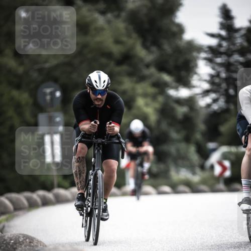 21.06.2026 - 29. Vierlanden-Triathlon H.Heesch http://msf.ph/oto/9881903 21.06.2026 10:32:35 Radfahren 12, 93, 217, 287, 299, 302, 324 meine-sportfotos.de