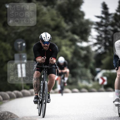 21.06.2026 - 29. Vierlanden-Triathlon H.Heesch http://msf.ph/oto/9881912 21.06.2026 10:32:35 Radfahren 12, 93, 217, 287, 299, 302, 324 meine-sportfotos.de