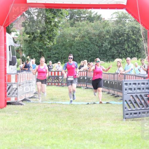 21.06.2026 - 29. Vierlanden-Triathlon Andreas Tolksdorf http://msf.ph/oto/9881938 21.06.2026 11:22:04 Ziel 417, 445, 620, 417, 445, 620 meine-sportfotos.de
