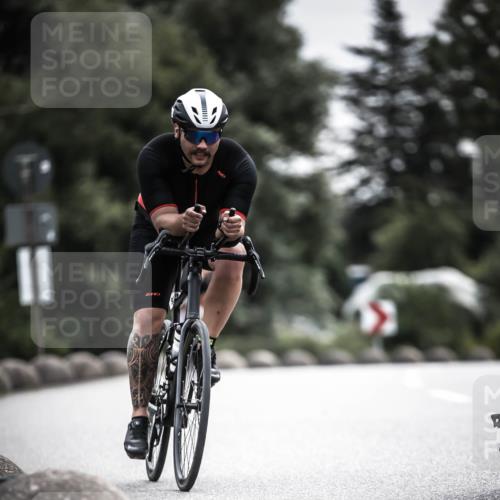 21.06.2026 - 29. Vierlanden-Triathlon H.Heesch http://msf.ph/oto/9881953 21.06.2026 10:32:35 Radfahren 12, 93, 217, 287, 299, 302, 324 meine-sportfotos.de