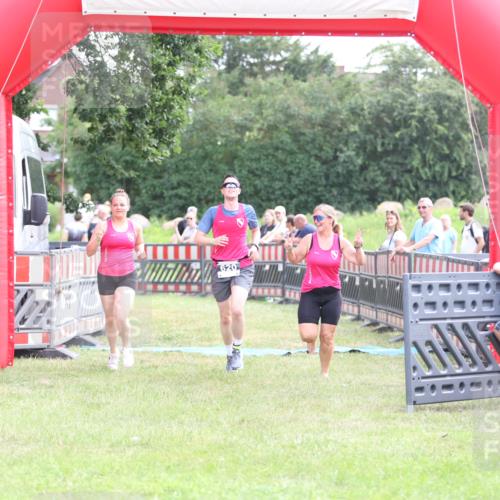 21.06.2026 - 29. Vierlanden-Triathlon Andreas Tolksdorf http://msf.ph/oto/9881965 21.06.2026 11:22:05 Ziel 417, 445, 620, 417, 445, 620 meine-sportfotos.de
