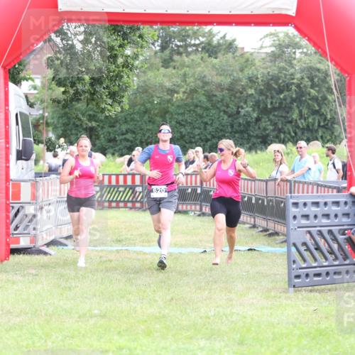 21.06.2026 - 29. Vierlanden-Triathlon Andreas Tolksdorf http://msf.ph/oto/9881973 21.06.2026 11:22:05 Ziel 417, 445, 620, 417, 445, 620 meine-sportfotos.de