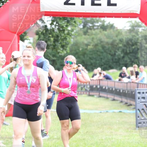 21.06.2026 - 29. Vierlanden-Triathlon Andreas Tolksdorf http://msf.ph/oto/9881987 21.06.2026 11:22:14 Ziel 417, 445, 417, 445 meine-sportfotos.de