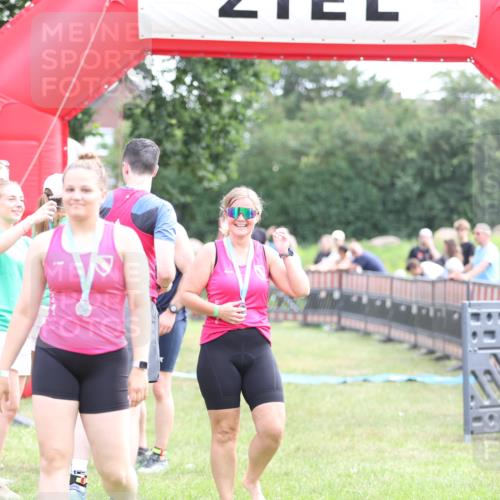 21.06.2026 - 29. Vierlanden-Triathlon Andreas Tolksdorf http://msf.ph/oto/9881999 21.06.2026 11:22:14 Ziel 417, 445, 417, 445 meine-sportfotos.de