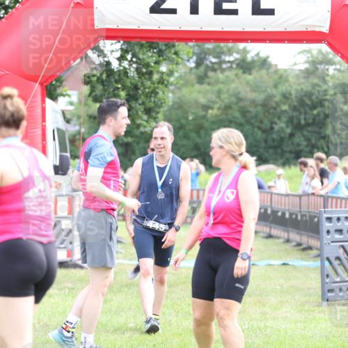 21.06.2026 - 29. Vierlanden-Triathlon Andreas Tolksdorf http://msf.ph/oto/9882032 21.06.2026 11:22:16 Ziel 220, 417, 220, 417 meine-sportfotos.de